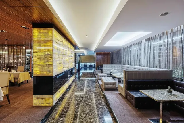 Restaurace se záclonami